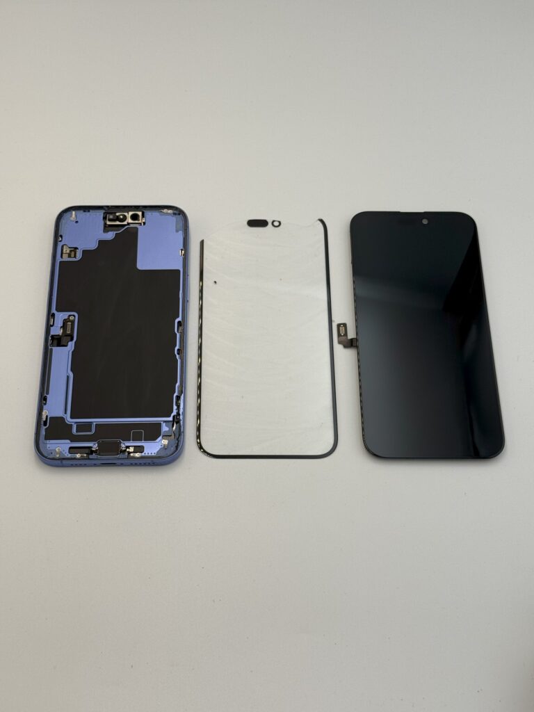 iPhone 16 plus wymiana zbitej szybki wyświetlacza | Klinika Szybek Łódź