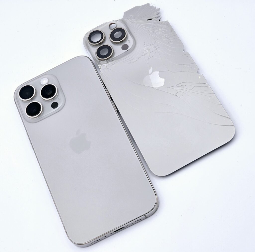 iPhone 15 pro wymiana klapki Łódź | Klinika Szybek