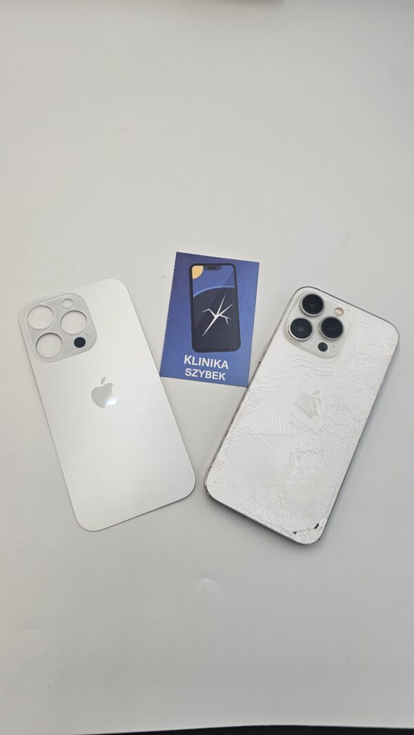 iPhone 13 Pro przed i po wymianie tylnego szkła